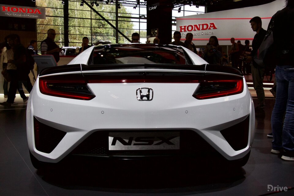 Honda NSX (2016)