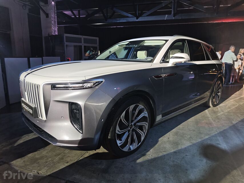 Hongqi E-HS9