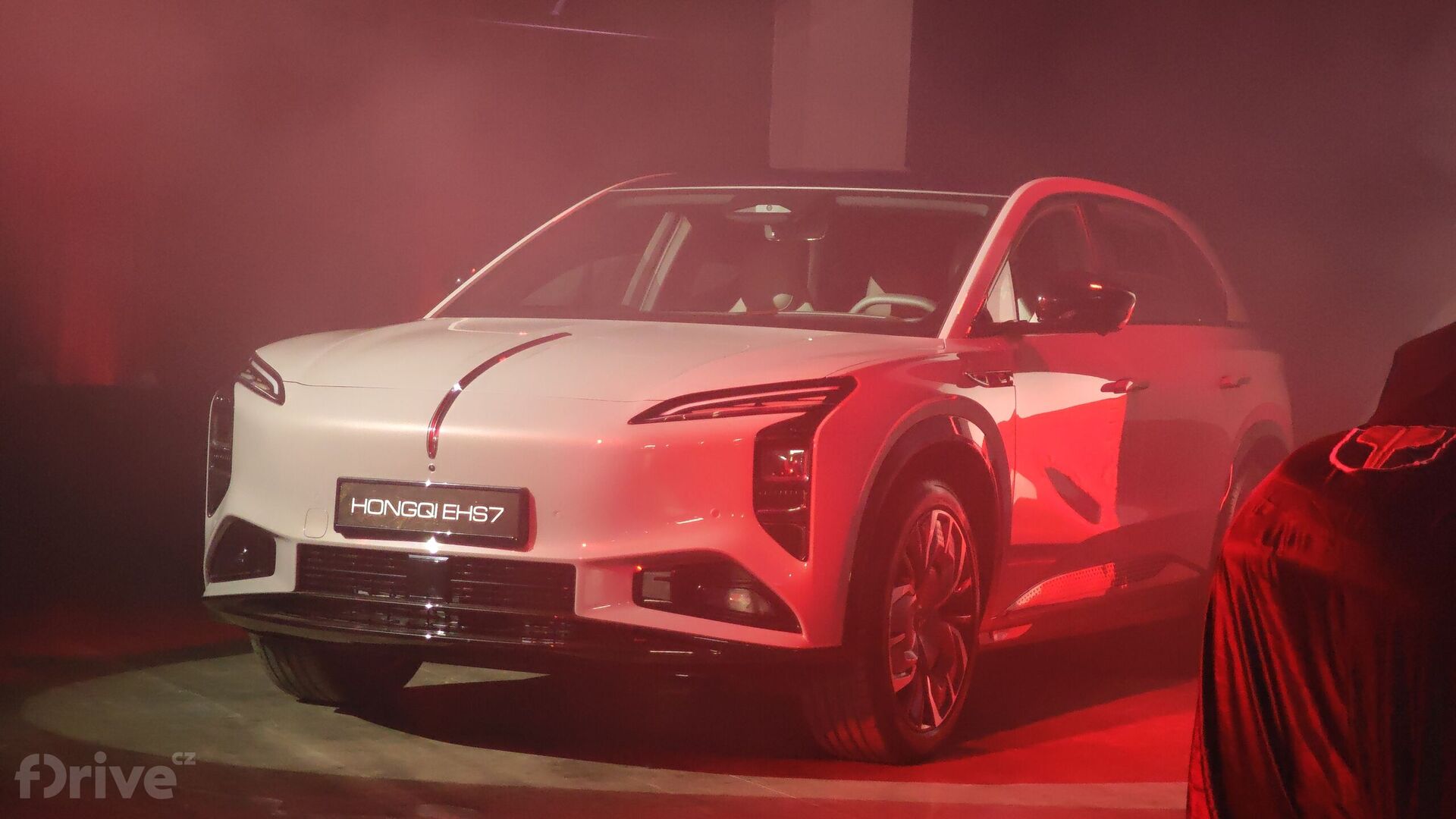 Hongqi EH7
