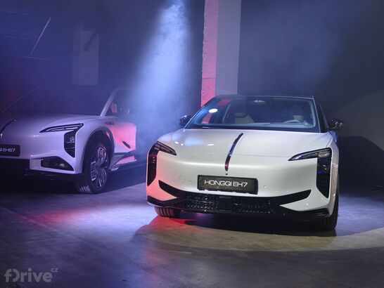 Hongqi EH7