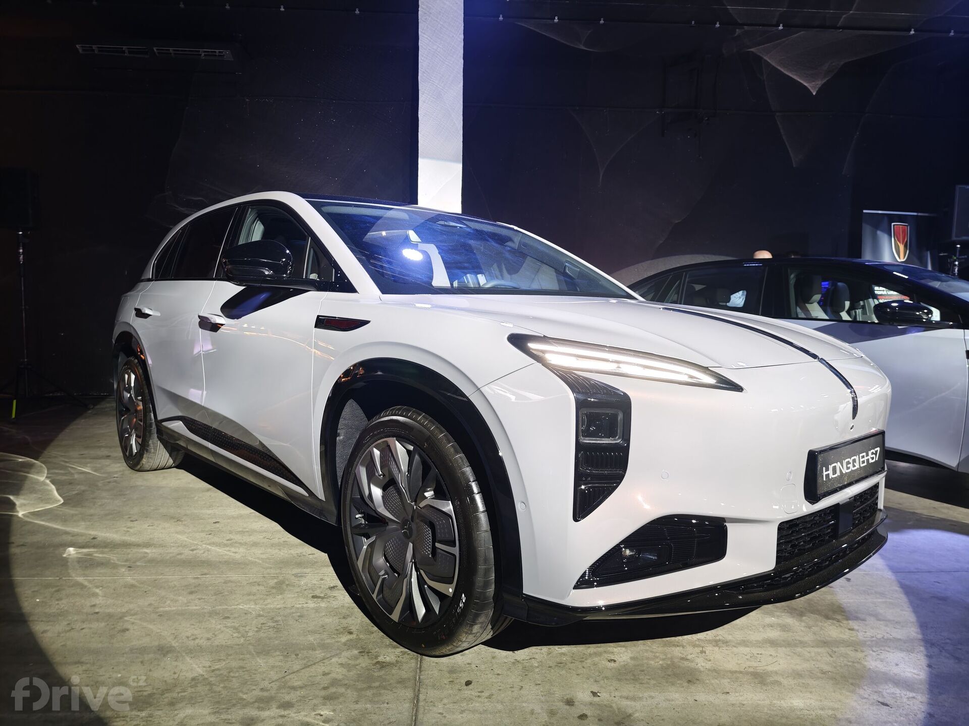 Hongqi EHS7