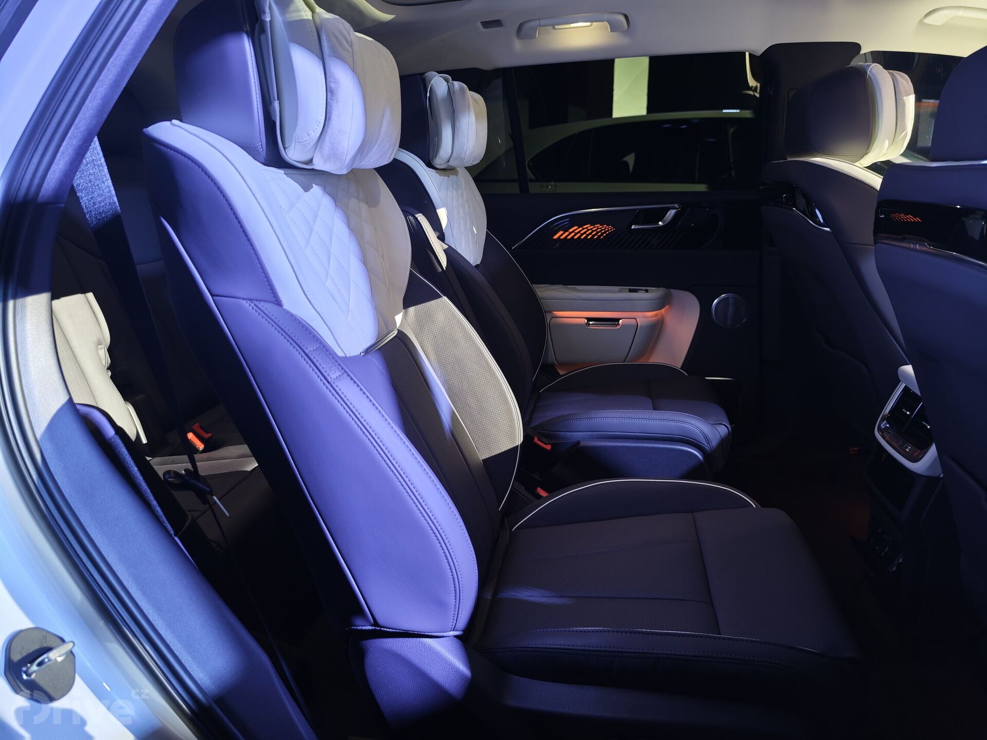 Hongqi EHS7