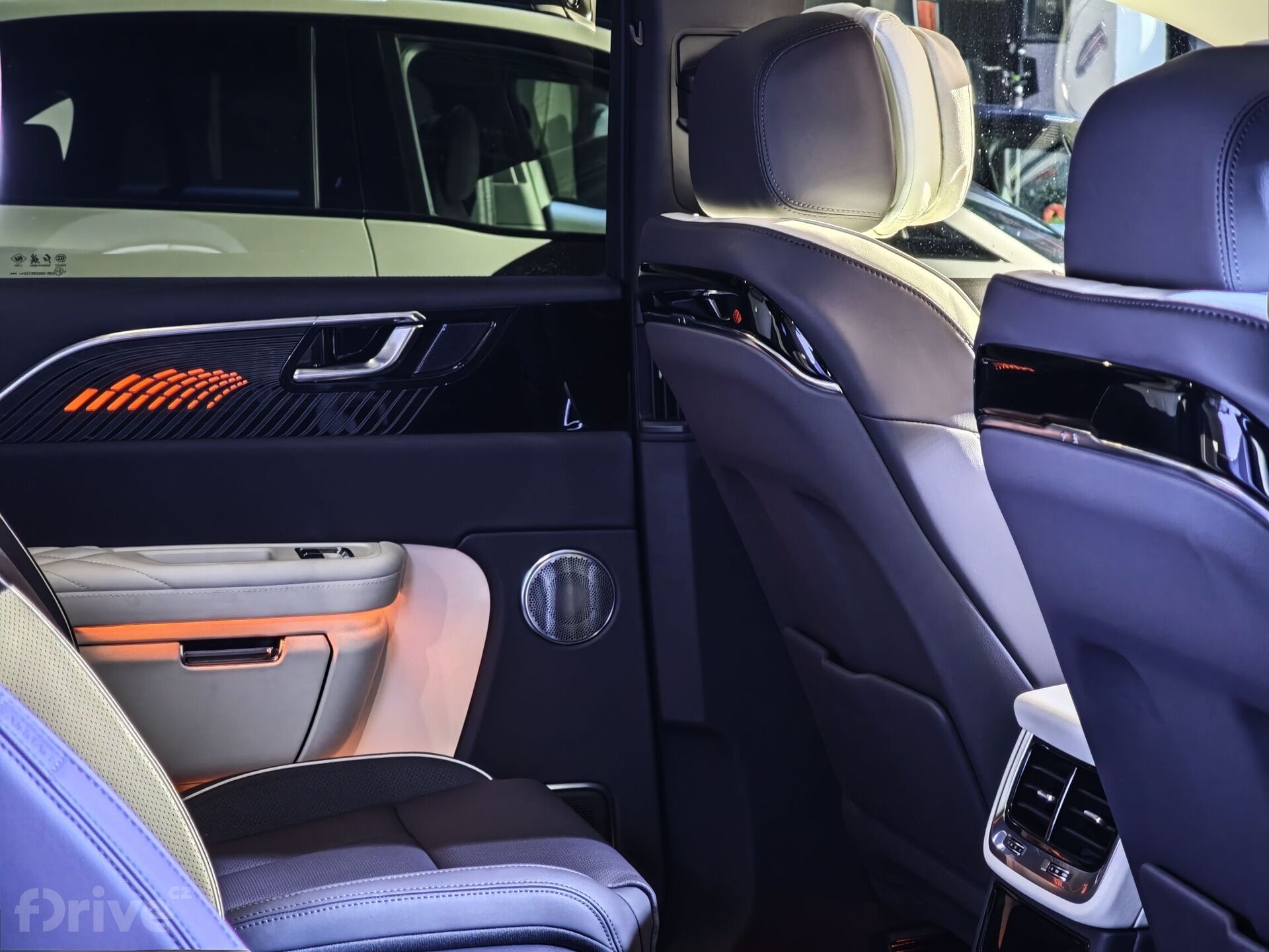 Hongqi EHS7