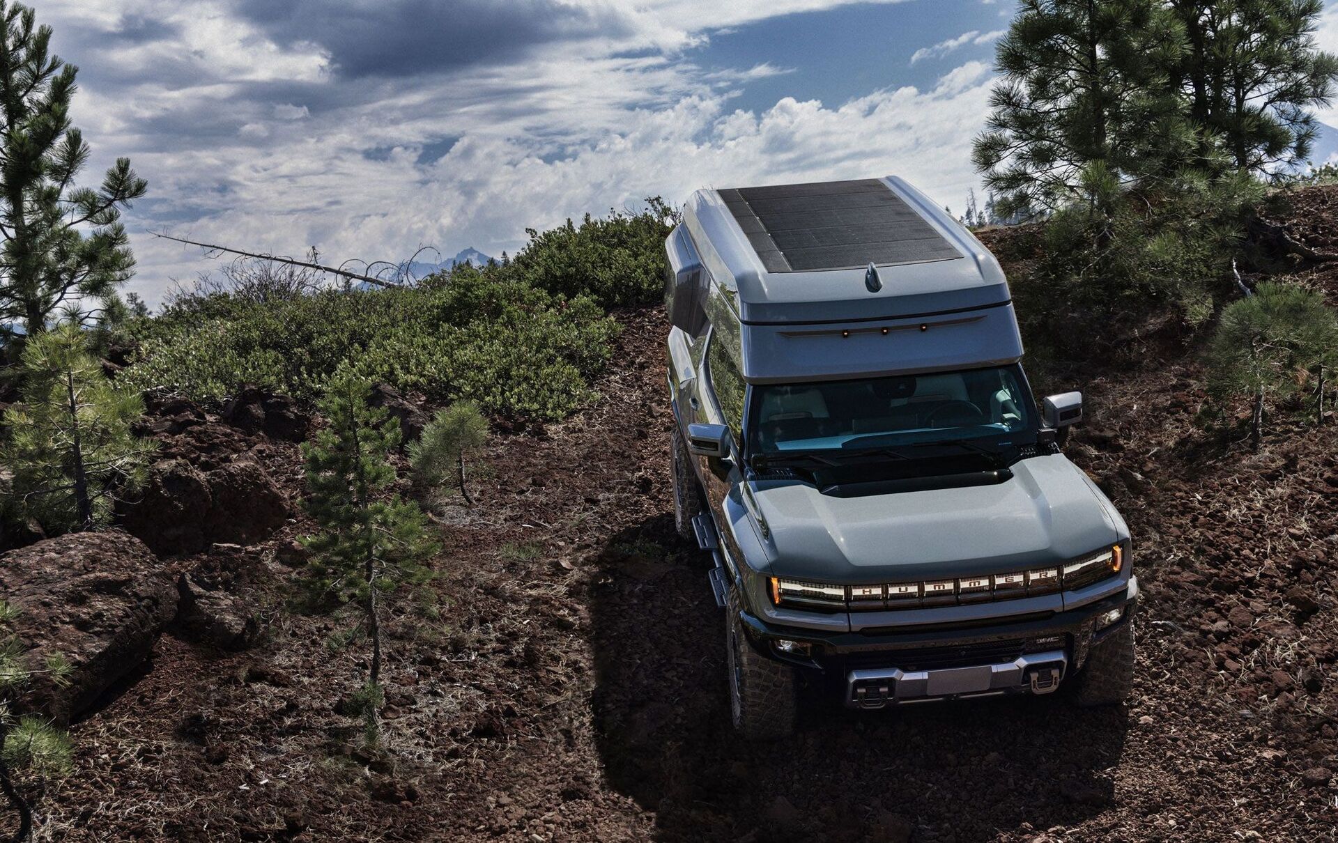 Hummer EV s nástavbou EarthCruiser