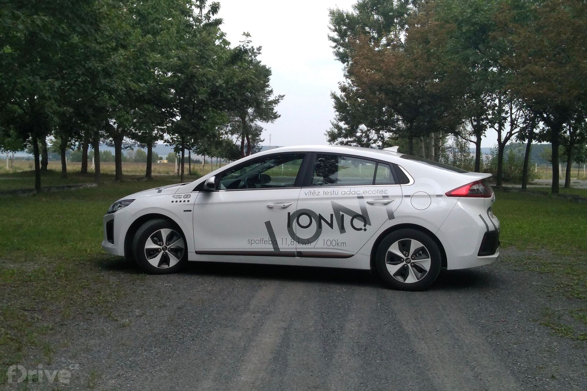 Hyundai Ioniq (2016)