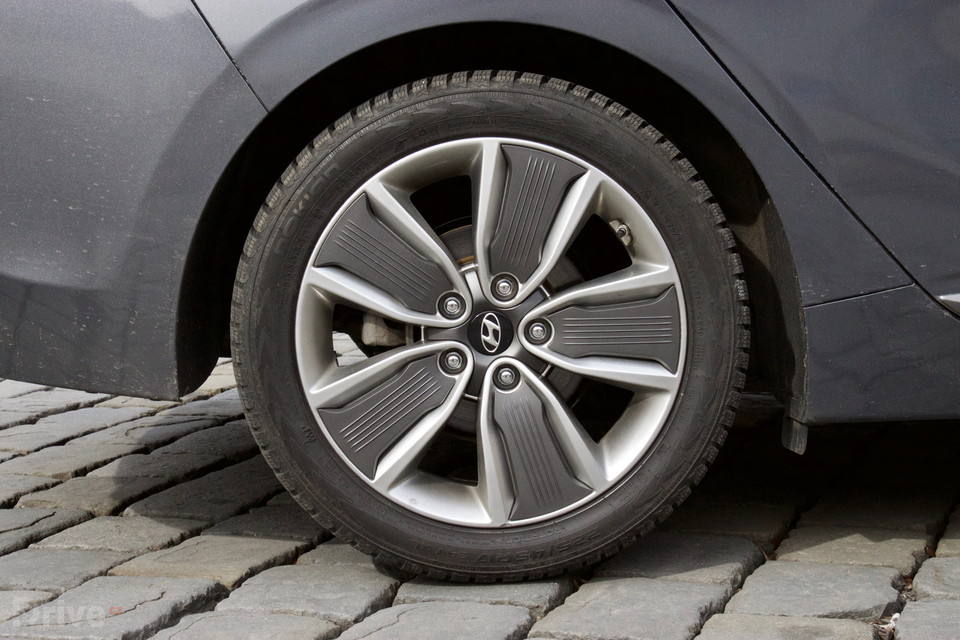 Hyundai Ioniq (2016)