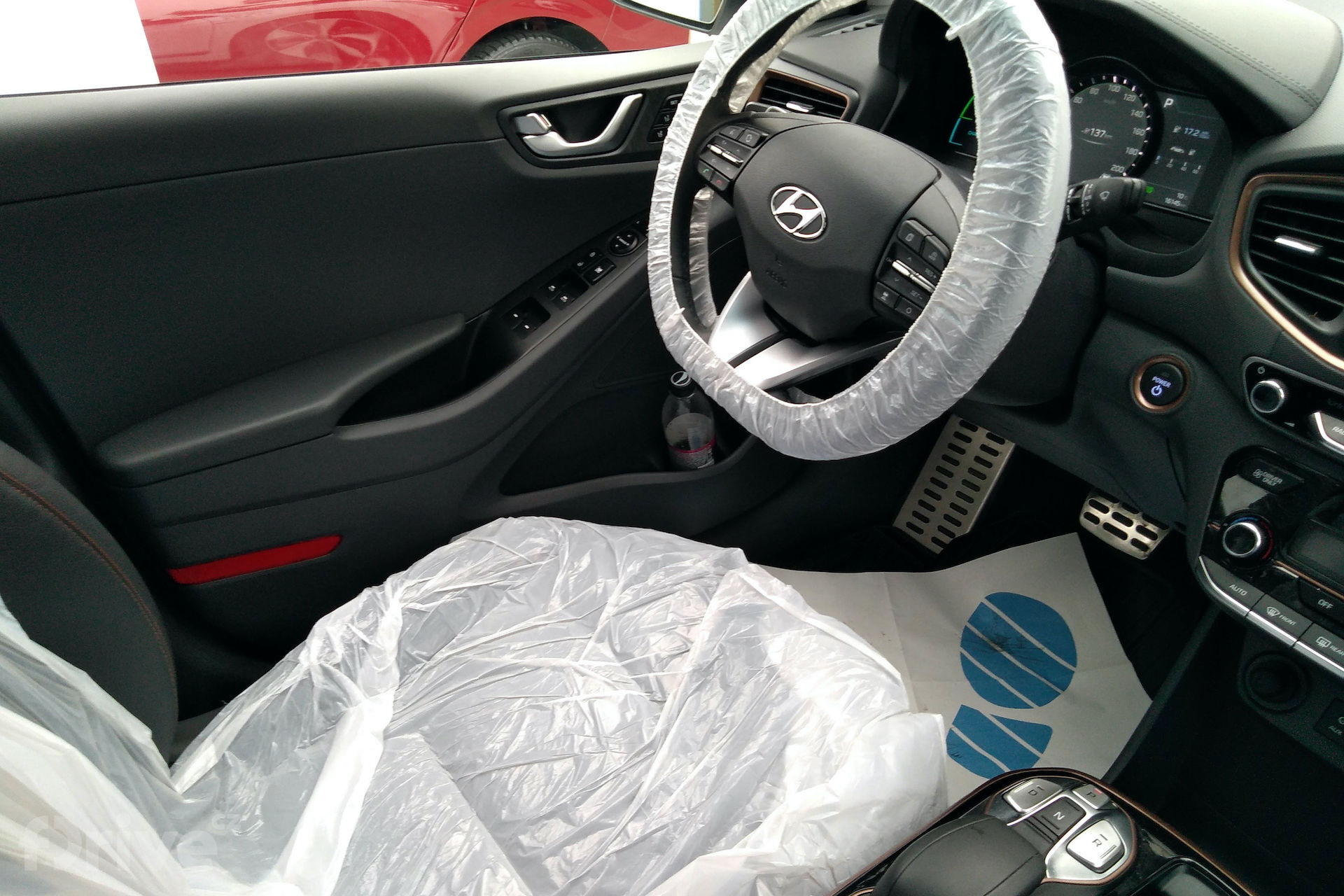 Hyundai Ioniq Electric na servisní prohlídce