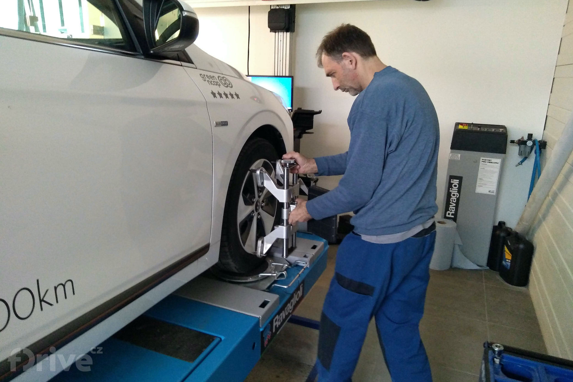 Hyundai Ioniq Electric na servisní prohlídce