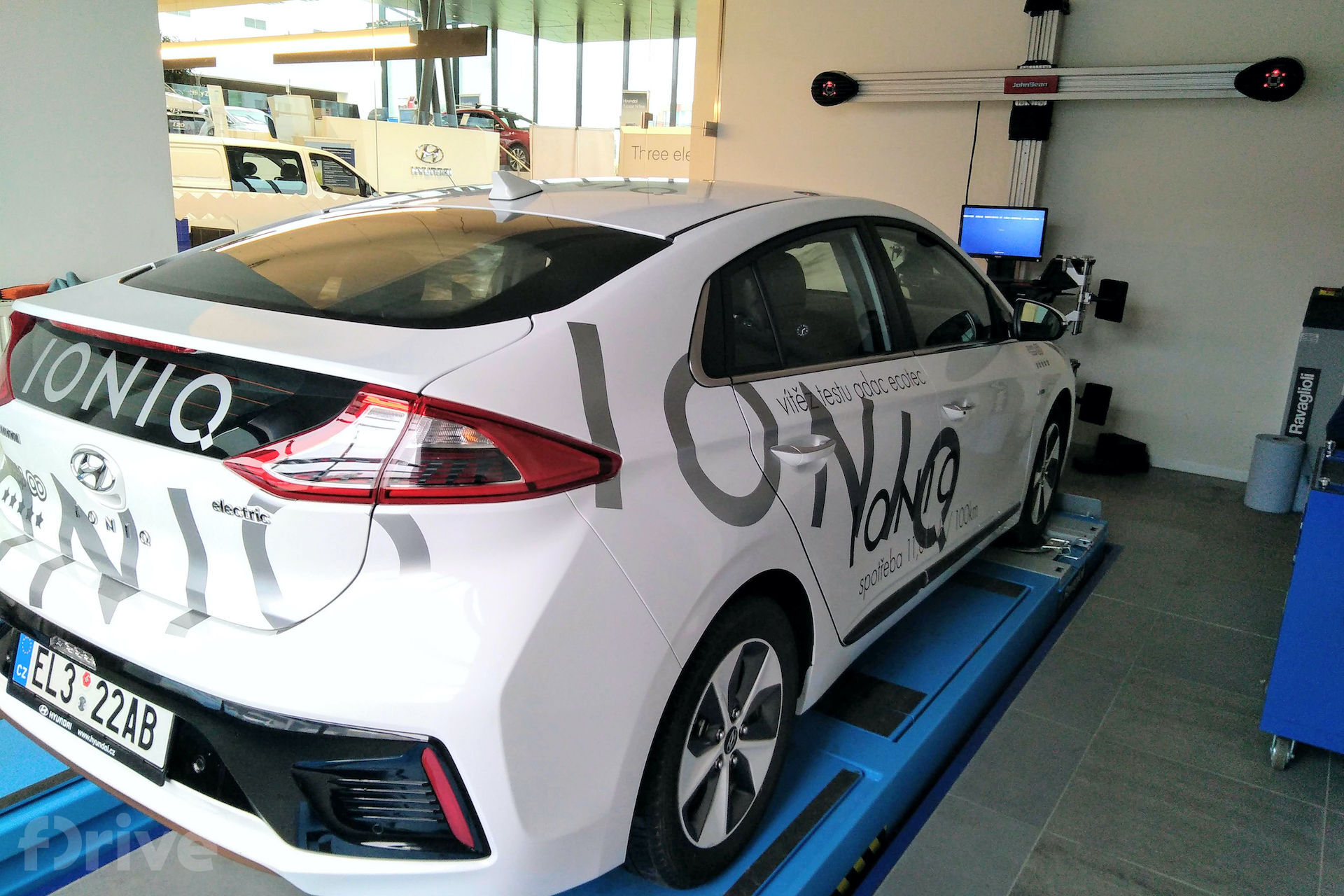 Hyundai Ioniq Electric na servisní prohlídce