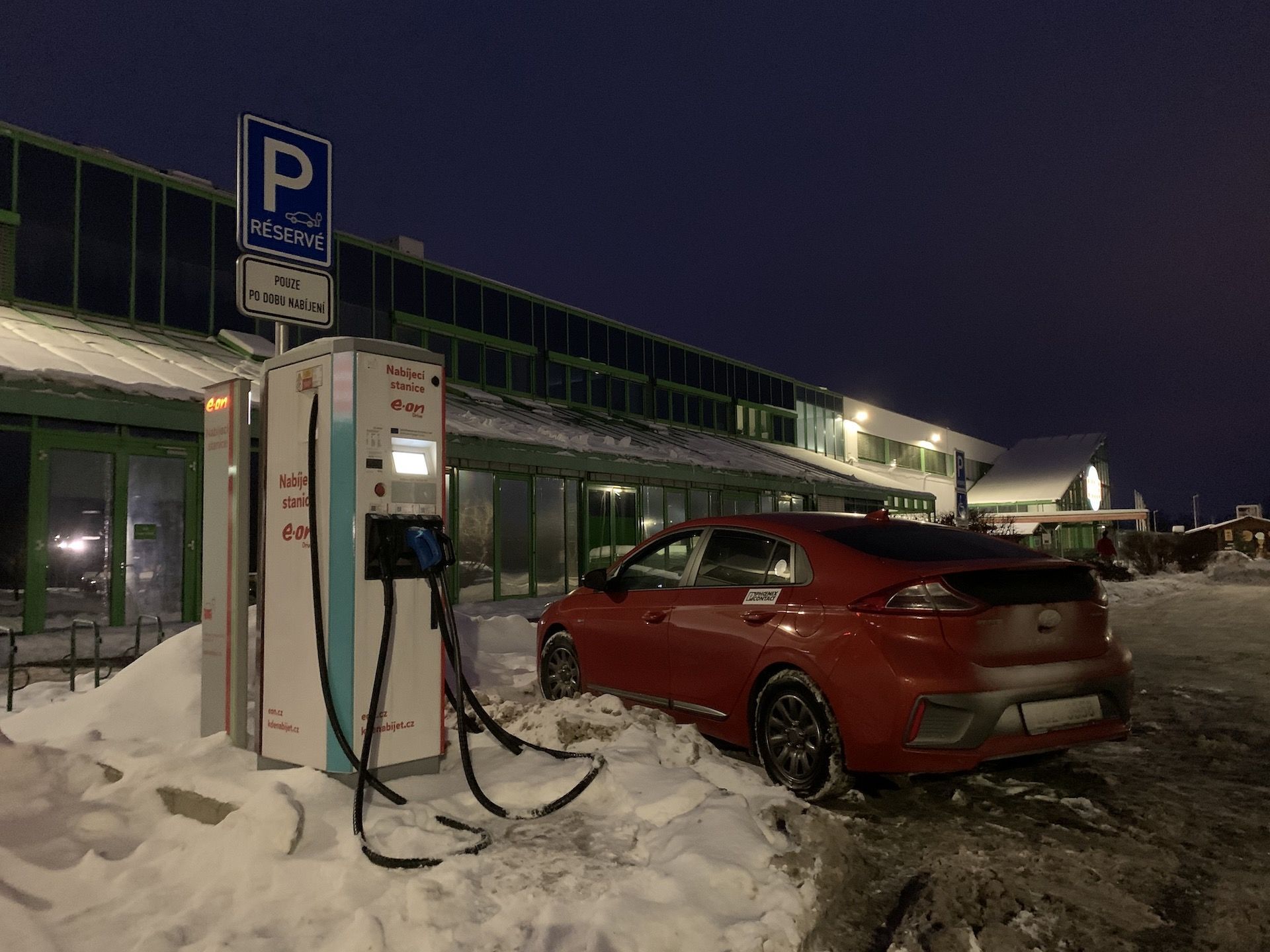 Hyundai Ioniq Electric u stanice E.ON