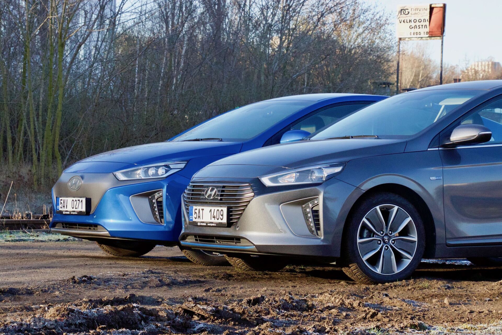 Hyundai Ioniq Electric vs. Ioniq Hybrid
