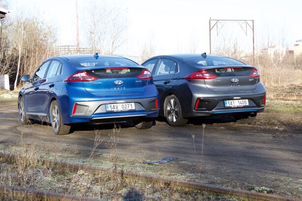 Hyundai Ioniq Electric vs. Ioniq Hybrid