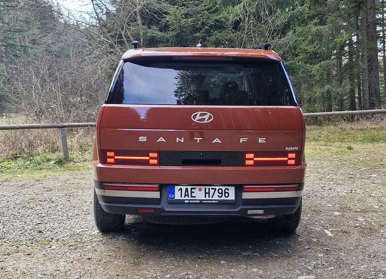 Hyundai Santa Fe (2023)