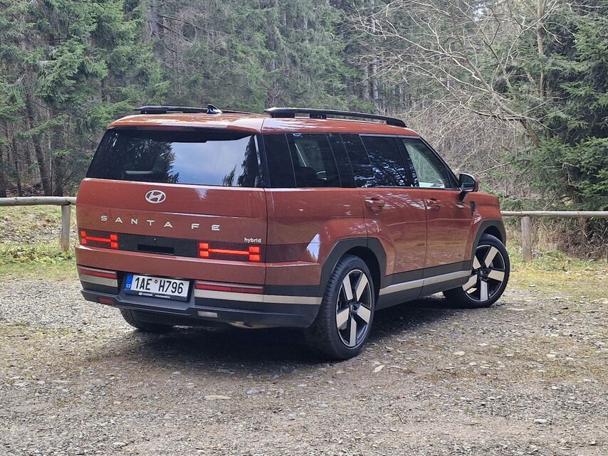 Hyundai Santa Fe (2023)