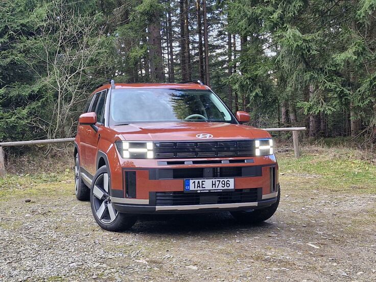 Hyundai Santa Fe (2023)