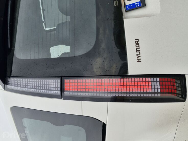 Hyundai Staria 1.6 T-GDI Hybrid Luxury