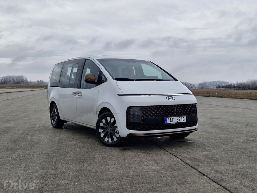 Hyundai Staria 1.6 T-GDI Hybrid Luxury