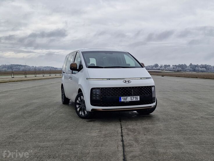 Hyundai Staria 1.6 T-GDI Hybrid Luxury