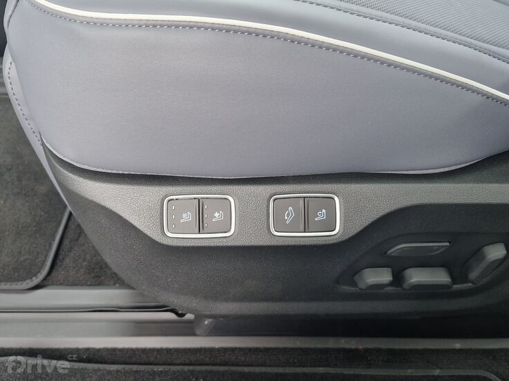 Hyundai Staria 1.6 T-GDI Hybrid Luxury