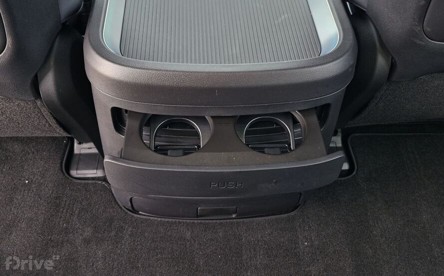 Hyundai Staria 1.6 T-GDI Hybrid Luxury