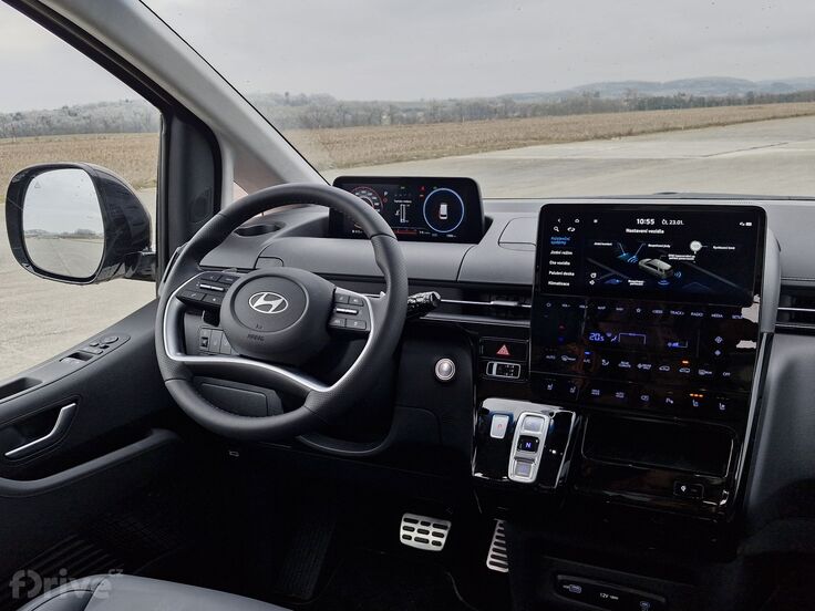 Hyundai Staria 1.6 T-GDI Hybrid Luxury