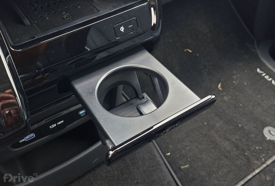 Hyundai Staria 1.6 T-GDI Hybrid Luxury