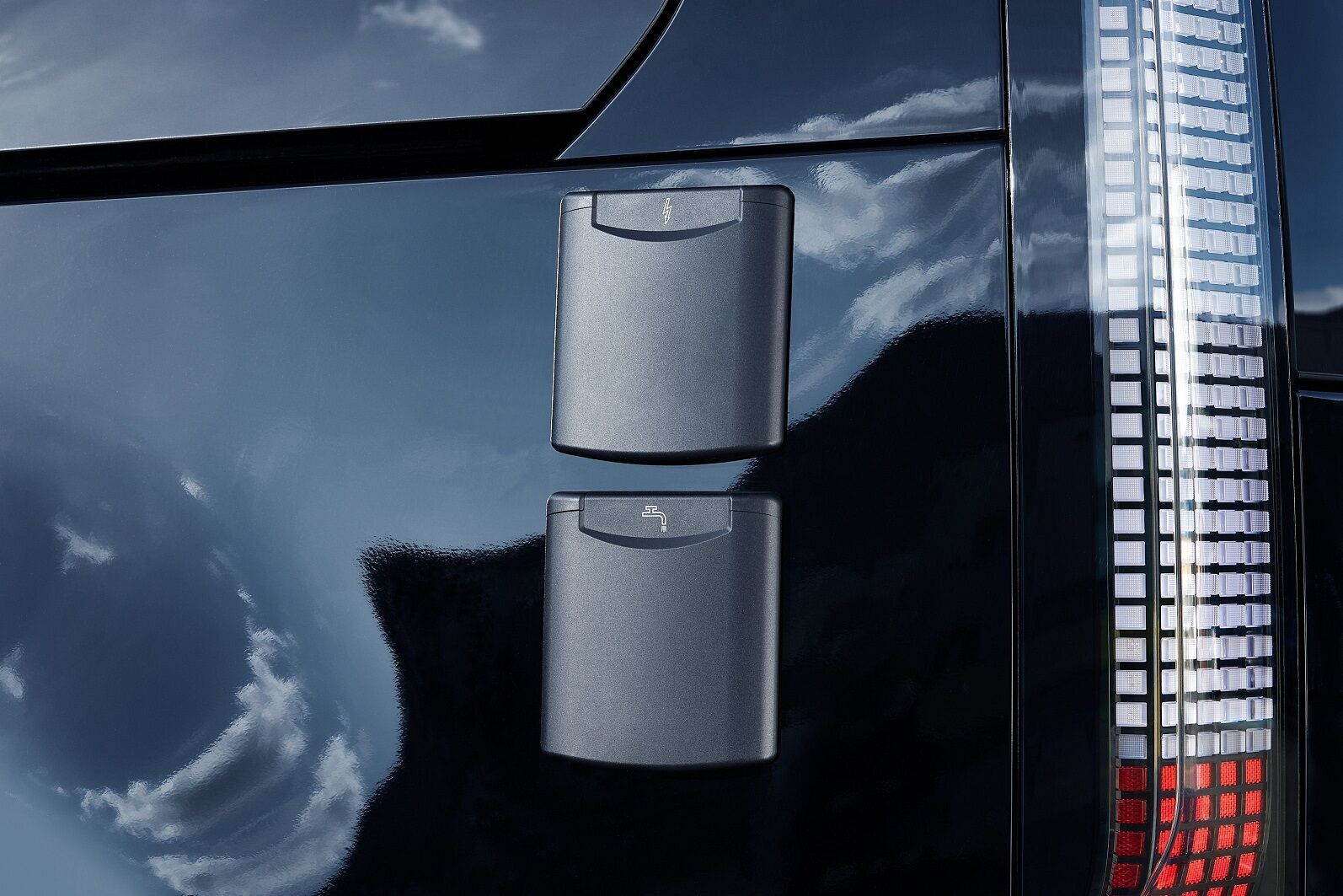 Hyundai Staria Camper EV