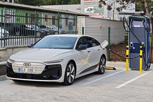 Audi A6 e-tron se díky 800V nabije rychle a je ideální na dálniční dálky