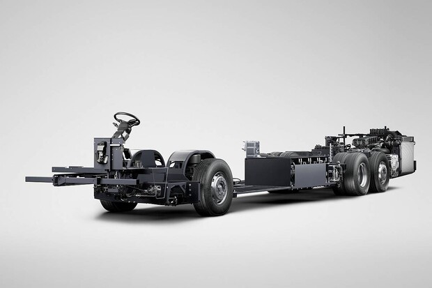 Scania uvádí zlatou střední cestu mezi spalovacím a elektrickým pohonem