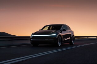 Tesla se snaží utajit tři nehody robotických taxíků. Všechny se staly v jeden den