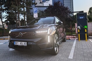 Jak rychle se nabije Volvo EX90 na 400kW nabíječce? Výsledek překvapí