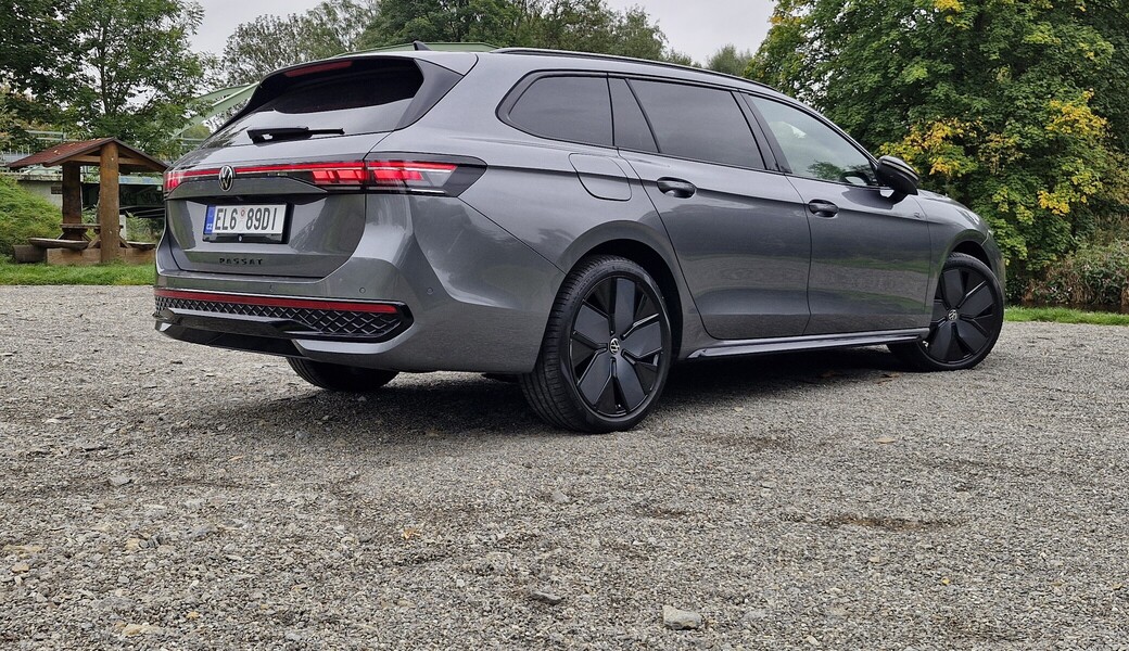 Volkswagen Passat R-Line People 1.5 TSI eHybrid (200 kW)