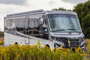 Přivítejte první elektrický obytný vůz na světě. Je plný luxusu a pochází z USA