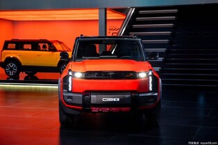 Šokující bezpečnost v praxi. Čínský elektromobil doslova vyplivnul svou baterii