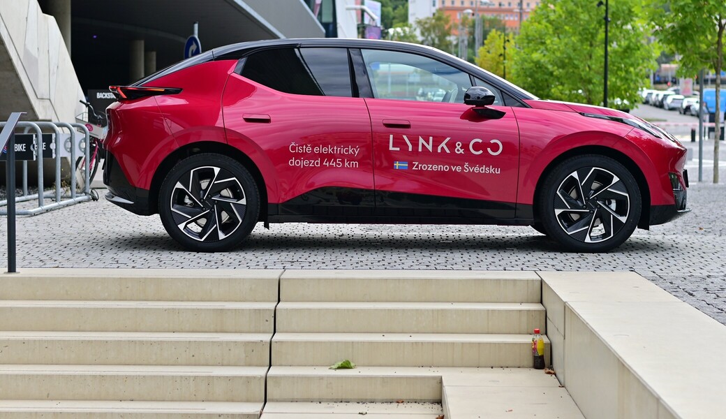 Lynk & Co 02