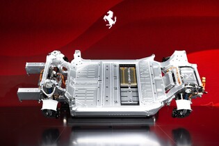 Elektrický vzpínající se kůň přichází. Ferrari nám ukázalo jeho techniku