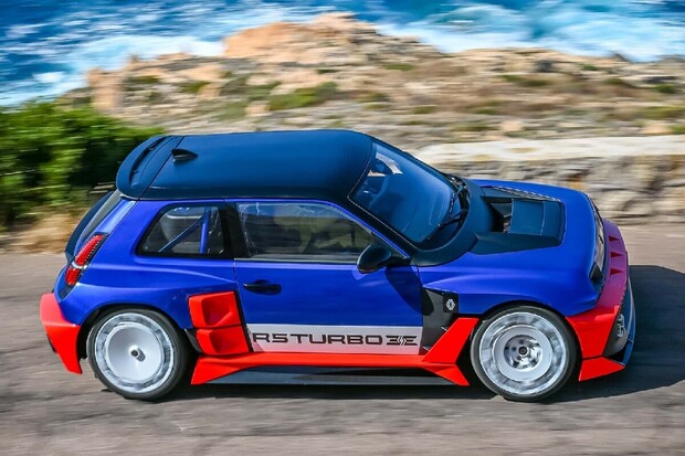 Nadupaný Renault 5 Turbo 3E se poprvé ukázal veřejnosti. Stalo se tak na Korsice