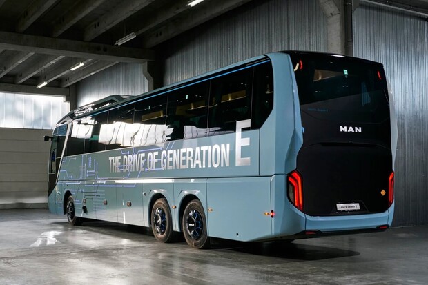 Elektrický luxusní autobus MAN Lion‘s Coach E nově získal prestižní titul