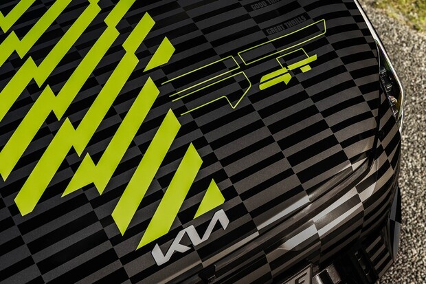 Neon, světlo a pohyb. Kia ukázala novou tvář svých elektrických modelů GT