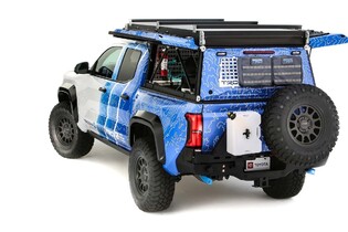 Toyota stvořila vodíkový záchranný vůz. Projede všude a dobije váš elektromobil