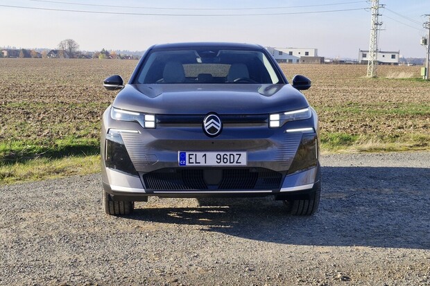 Projeli jsme zcela nový Citroën C5 Aircross v plně elektrické verzi