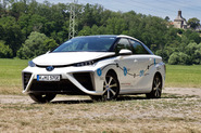 Test Toyota Mirai – První jízdní dojmy