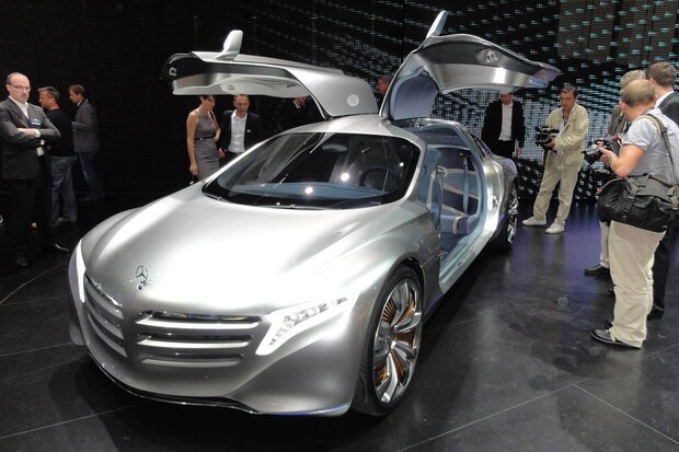 Mercedes-Benz F125! F-CELL Plug-In Hybrid 