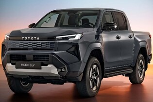 Toyota představuje devátou generaci modelu Hilux. Dostupná bude i jako elektromobil