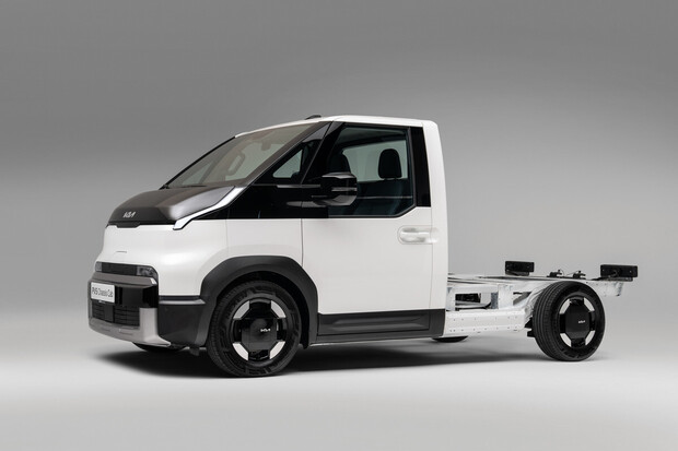 Food truck, sklápěč i chlaďák? Kia ukazuje, co zvládne nové PV5 Chassis Cab