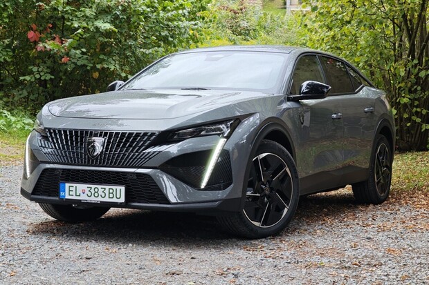 Peugeot e-408 poprvé v Česku