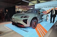 Po Dubaji hned Praha. Porsche v Česku ukázalo vlajkový elektrický Cayenne