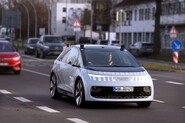 Tesla má problém. Po Wolfsburgu se začaly prohánět autonomní Volkswageny Gen.Urban1
