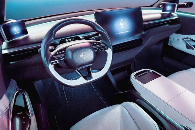 Saudská Arábie se vrhla do vývoje elektromobilu. Tohle na silnici nikdo nepřehlédne