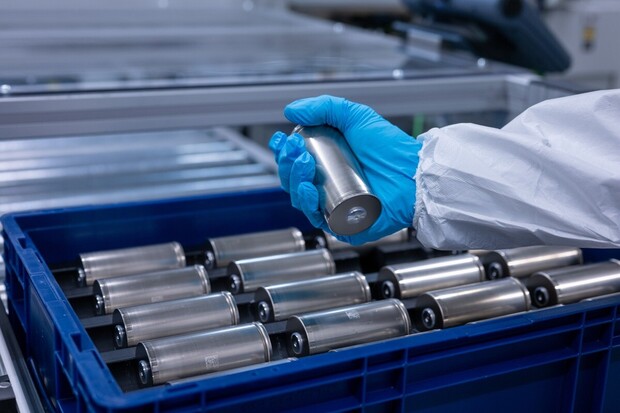 BMW spouští přímou recyklaci baterií v Dolním Bavorsku